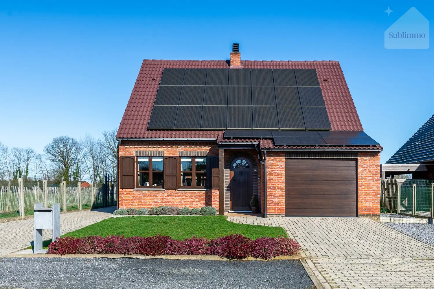 Gezellige gezinswoning met ruime tuin op een prachtige locatie in Meerhout foto {{pictureIndex}}