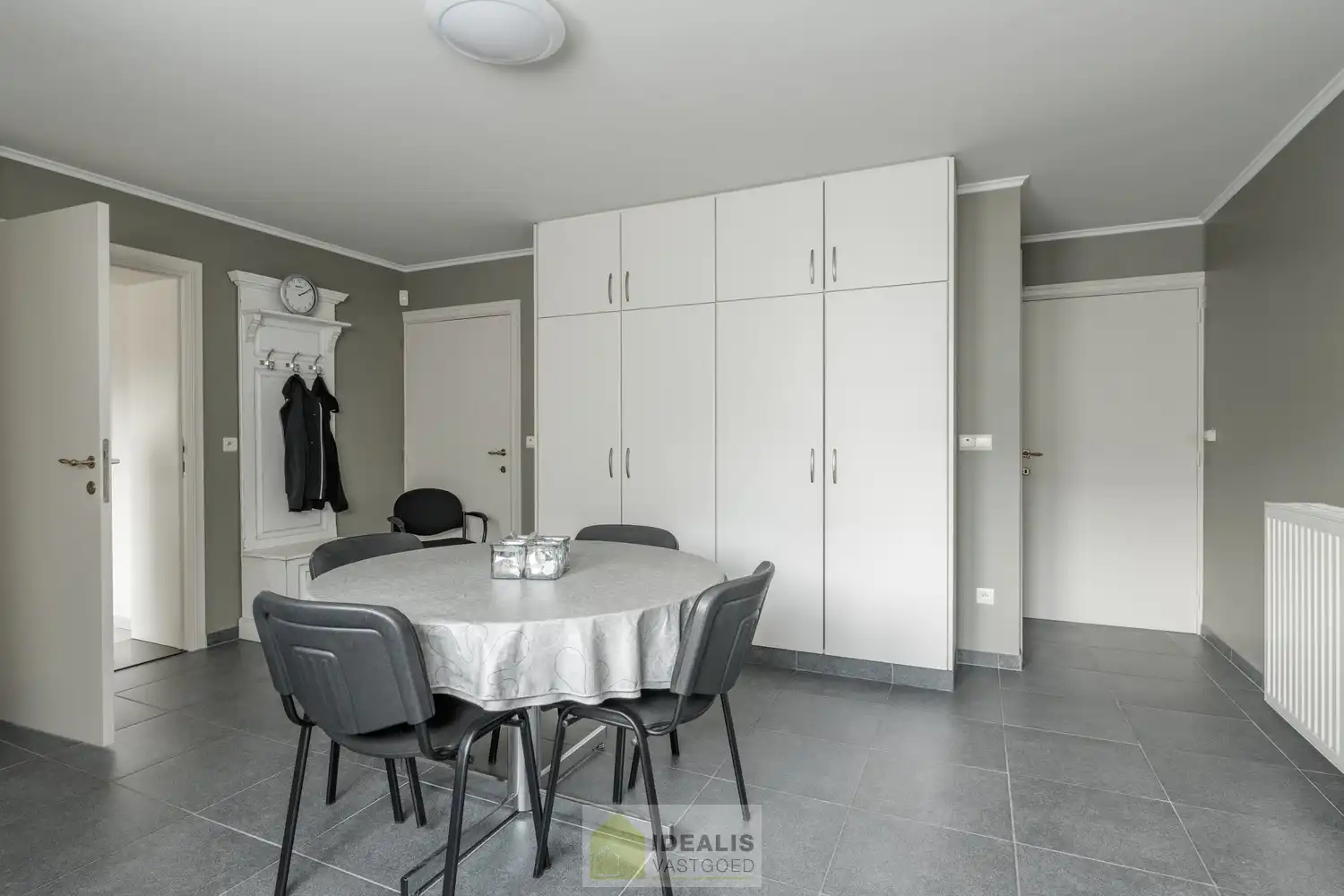 INSTAPKLARE HANDELSRUIMTE VAN MAAR LIEFST +- 410M² MET RIANTE WONING OP SCHITTERENDE COMMERCIËLE ZICHTLOCATIE!! foto 22