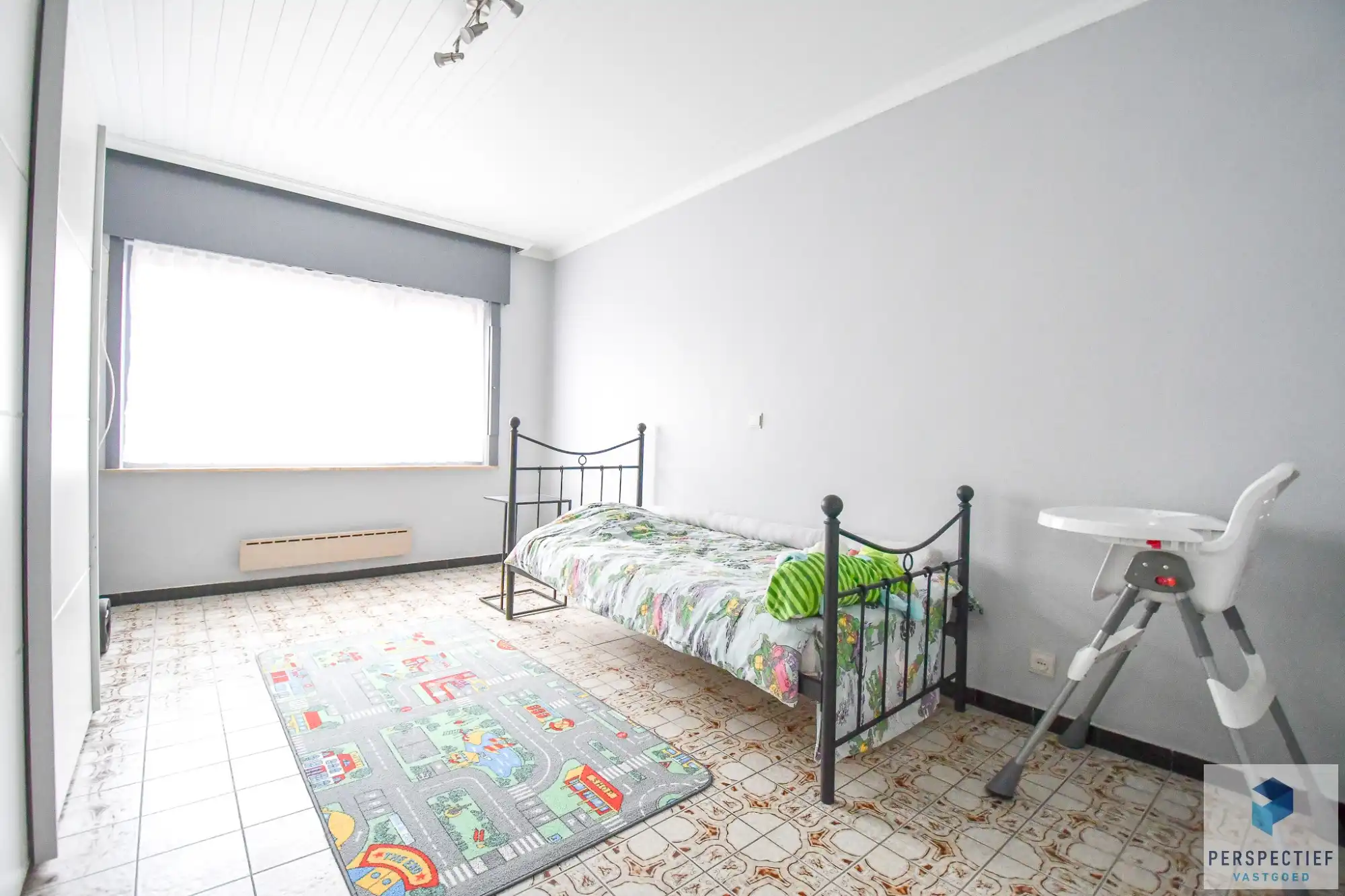 UITSTEKEND GELEGEN GELIJKVLOERSE WONING met 4 slaapkamers en tuin foto 17