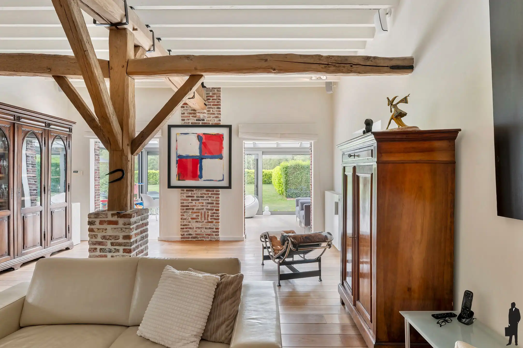 Authentieke en luxueus gerenoveerde langgevelhoeve op een domein van 6.920 m². foto 4