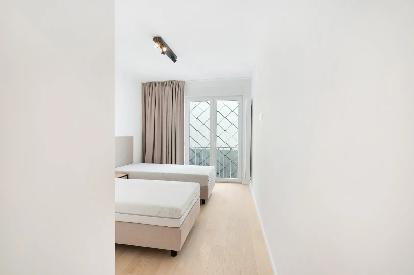 Zonnige penthouse met 3 slaapkamers en open zicht, nabij de Dumortierlaan. foto 21