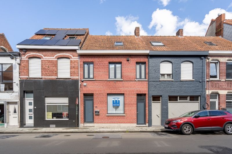 Instapklare rijwoning met 3 slaapkamers in Izegem foto 1