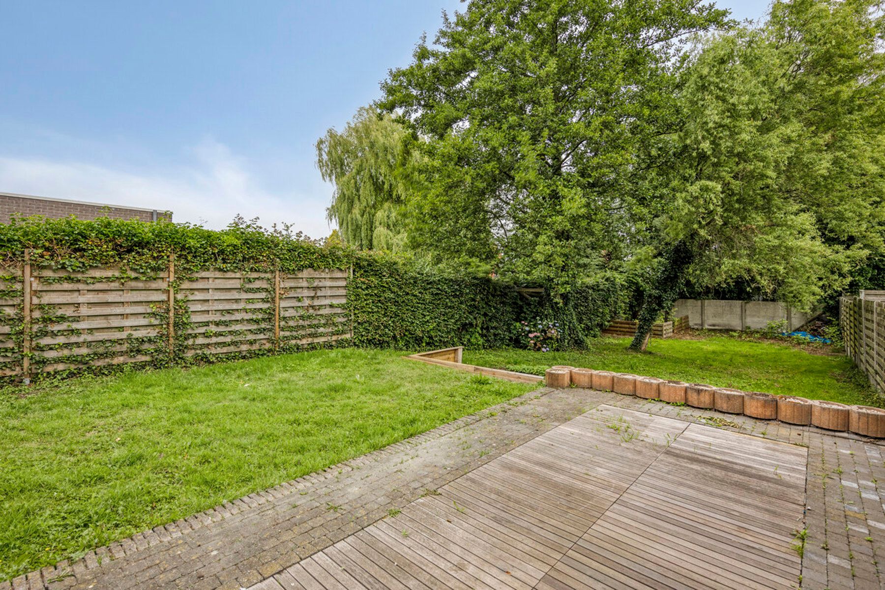 Ruime woning (226m²) met tuin aan het water foto 31