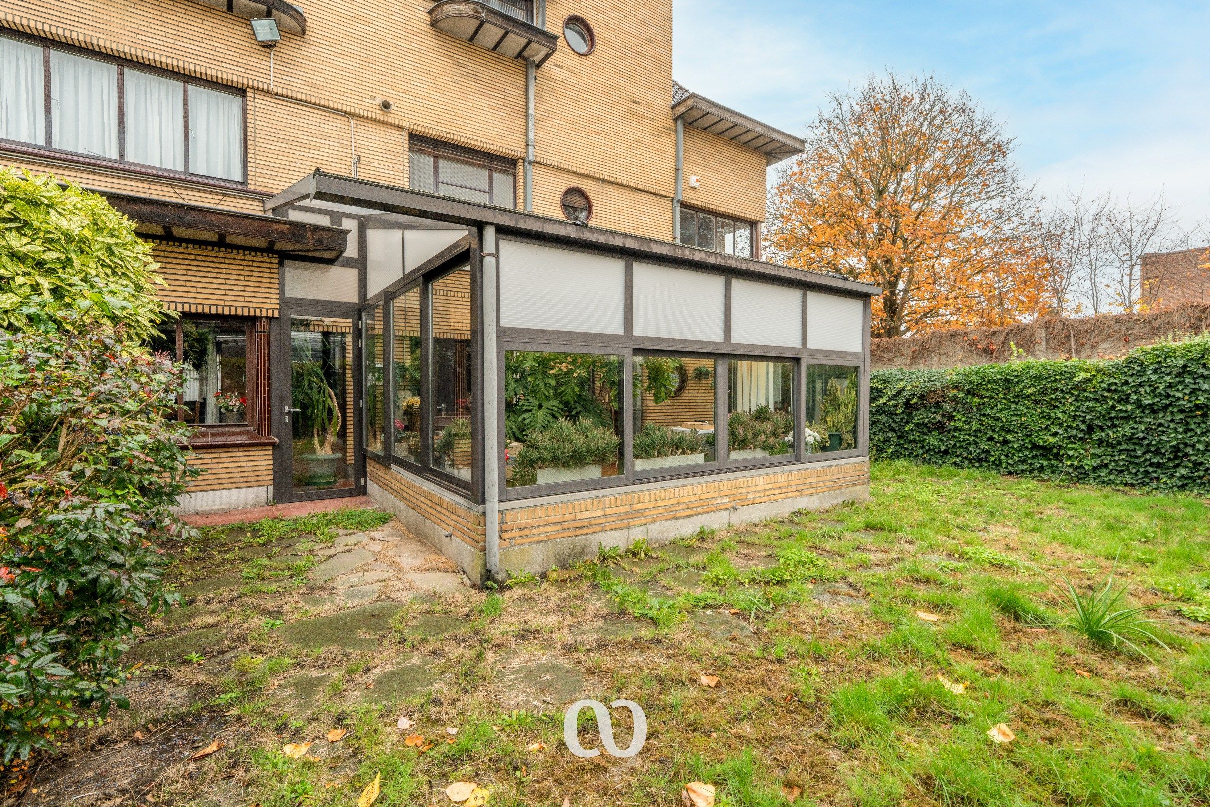 Zeer grote karaktervolle woning in art-deco stijl met tal van mogelijkheden foto 20