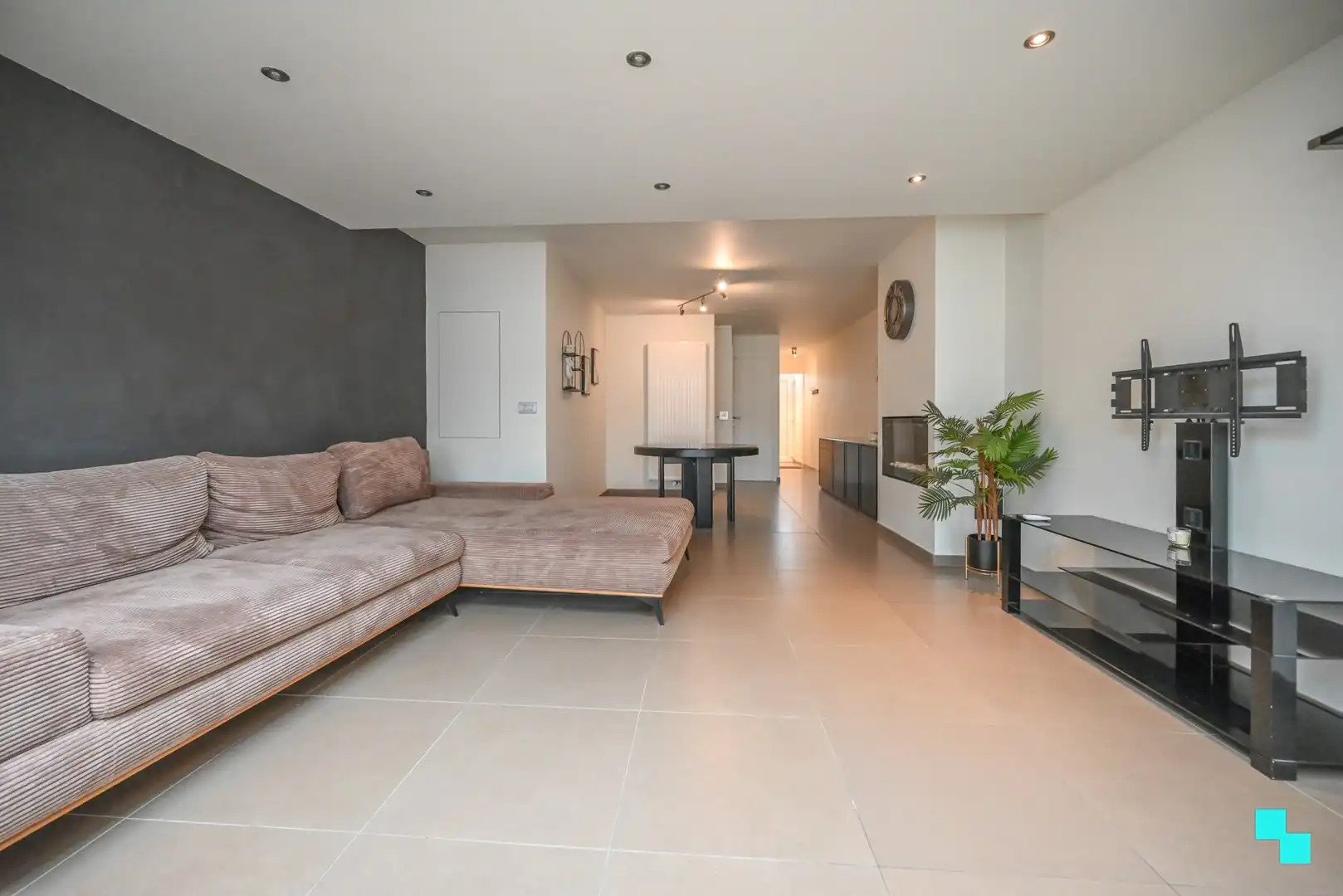 Eéngezinswoning met 2 slaapkamers nabij centrum Izegem foto 4