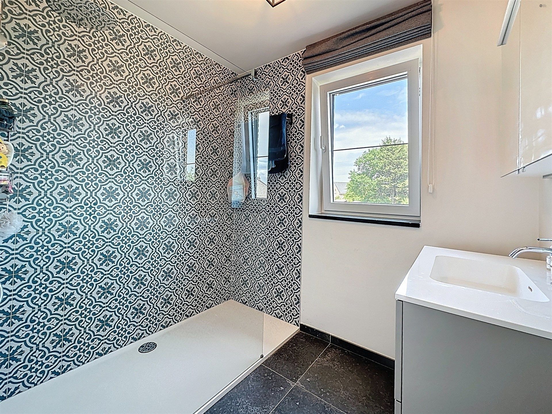 BEN nieuwbouwappartement met 2 slaapkamers, privatieve autostaanplaats en fietsenberging op toplocatie foto 7