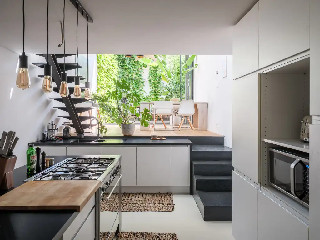 Opportuniteit - omgeving Visserij. Instapklare en unieke burgerwoning met split-levels, &nbsp;3slpk’s + bureauruimte en aangename stadstuin op een zeer gegeerde locatie te Gent. foto 4
