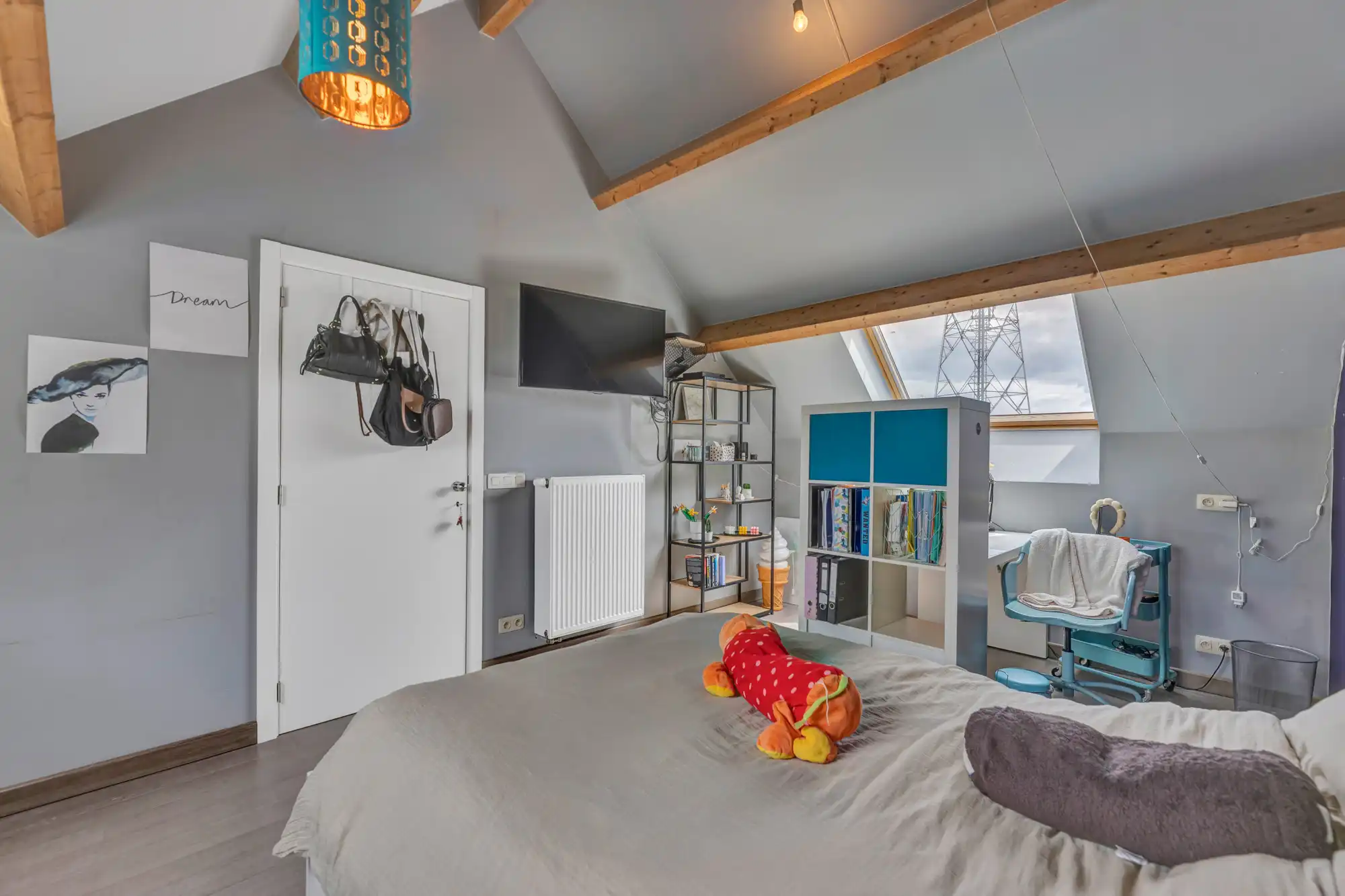 Ruime en volledig gerenoveerde veelzijdige woning op 19a68ca foto 24