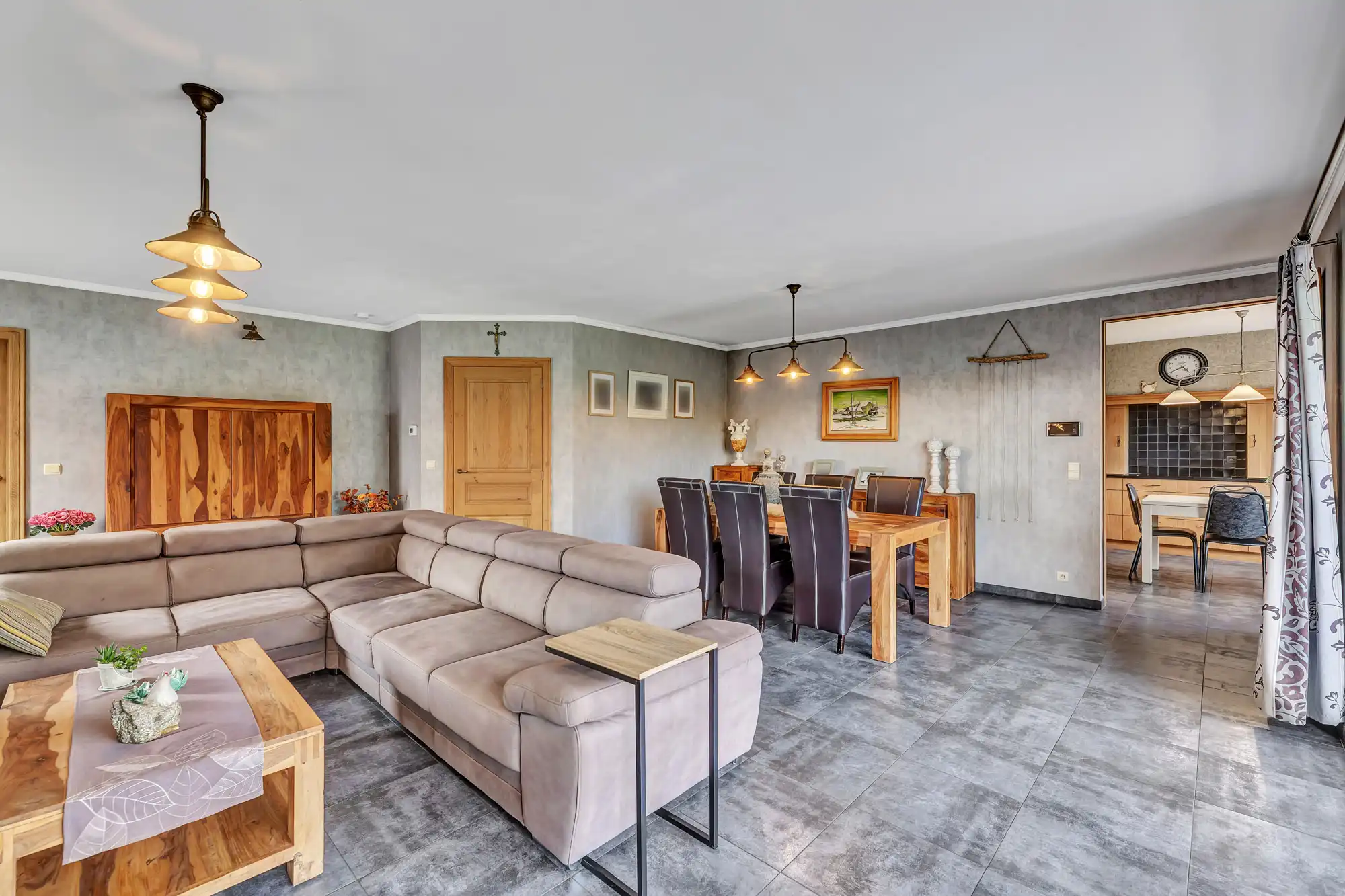 Goed onderhouden villa op groot perceel met 4 slaapkamers foto 8