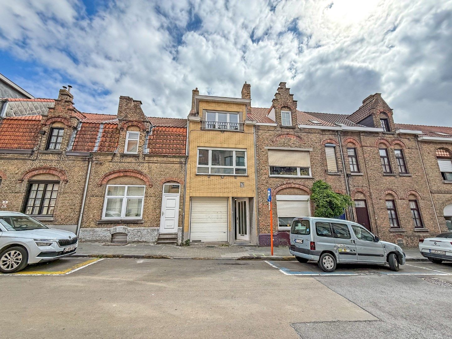 Instapklare rijwoning met garage en zonnige tuin nabij marktplein (157 m²) foto 14