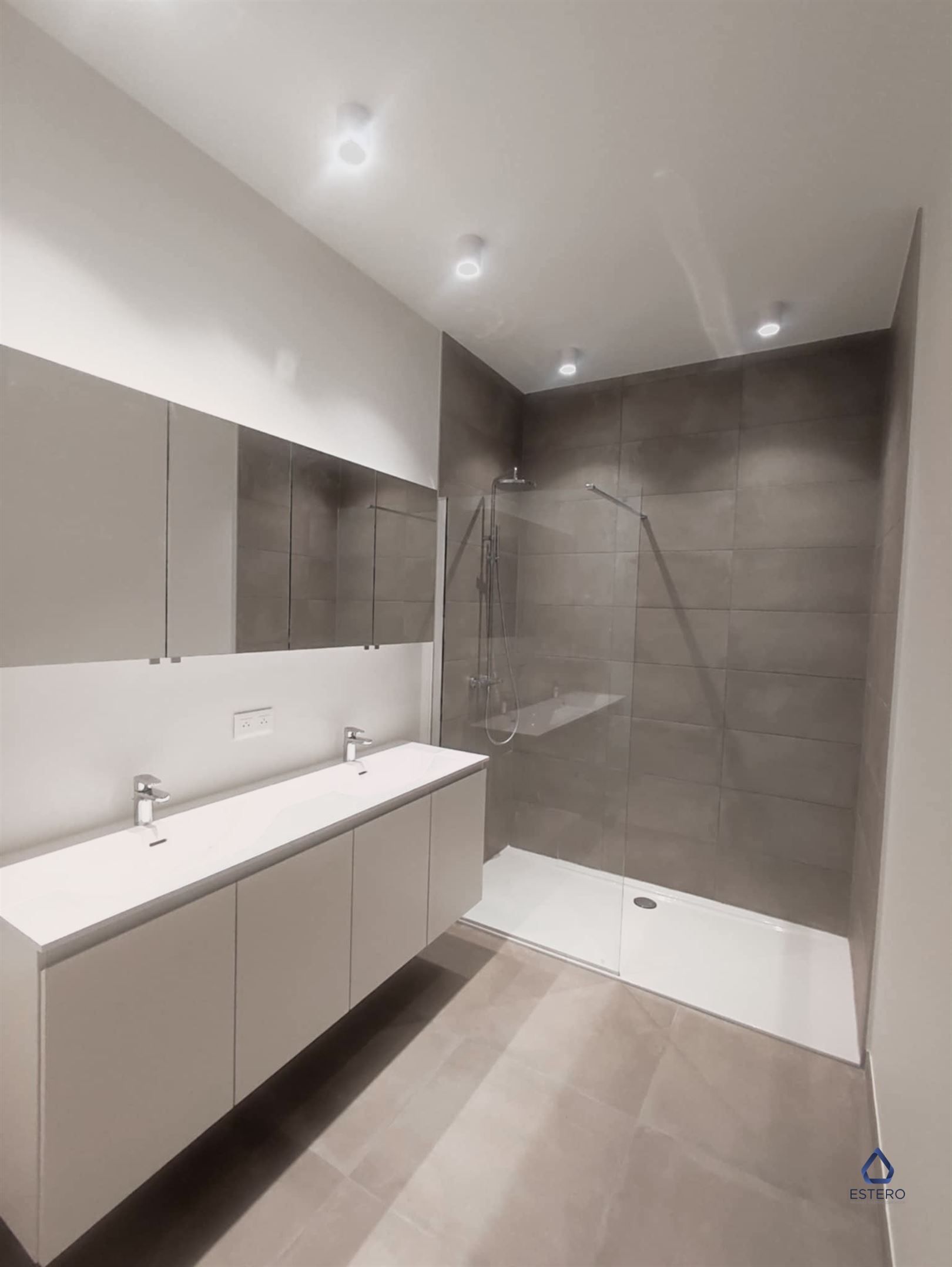 Energiezuinige nieuwbouwappartement met staanplaats en gemeenschappelijk zwembad foto 8