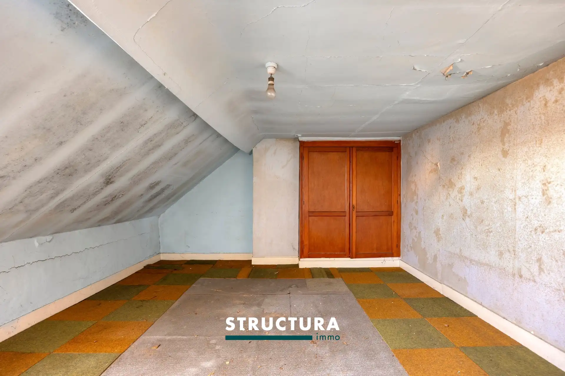 Centraal gelegen renovatiewoning met tuin foto 17