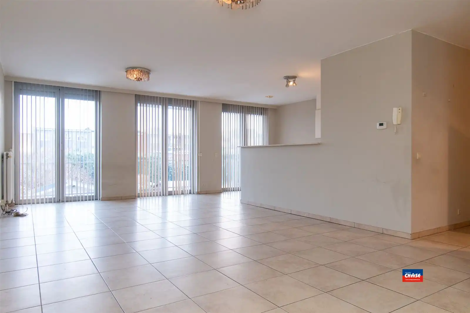 IN OPTIE !!! Ruim appartement met 2 slaapkamers en zonnig terras ! foto 2