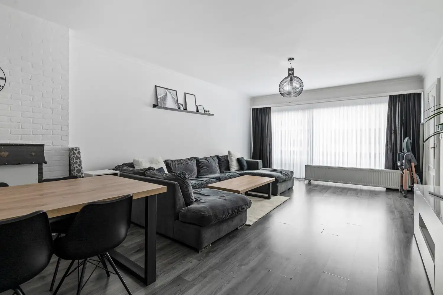 Instapklaar appartement op de 1ste verdieping met 2 slaapkamers en berging te Mortsel! foto 4
