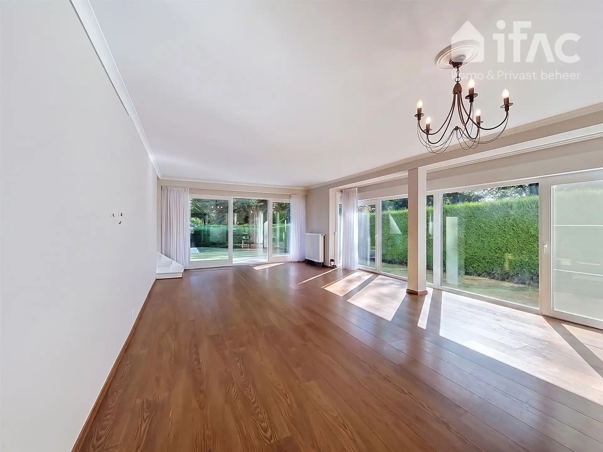 Fijne villawoonst met bijhuis vlakbij het park foto 9