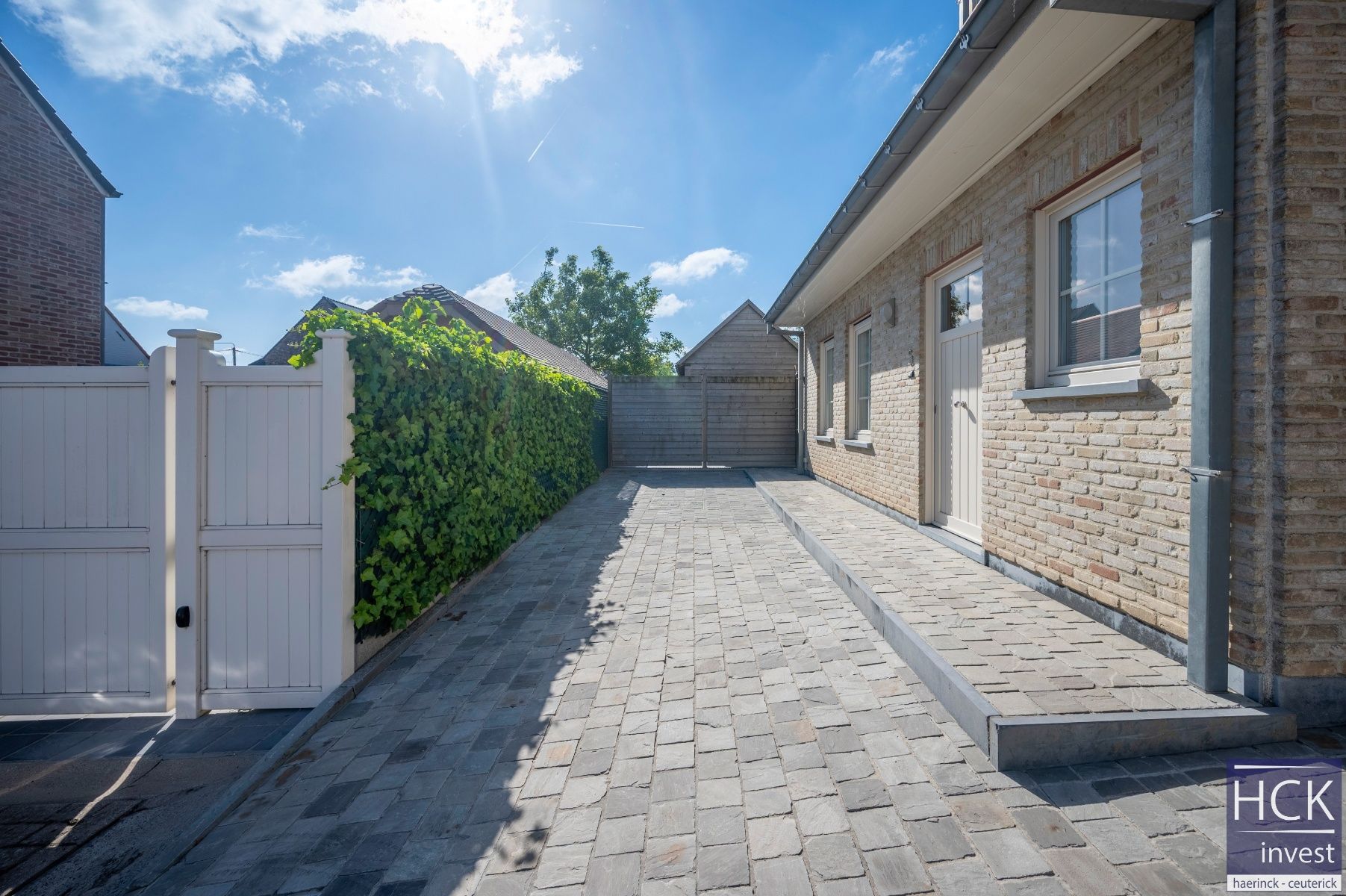 KRUISHOUTEM - Rustig gelegen instapklare woning met 3 SLPK. én garage! foto 3