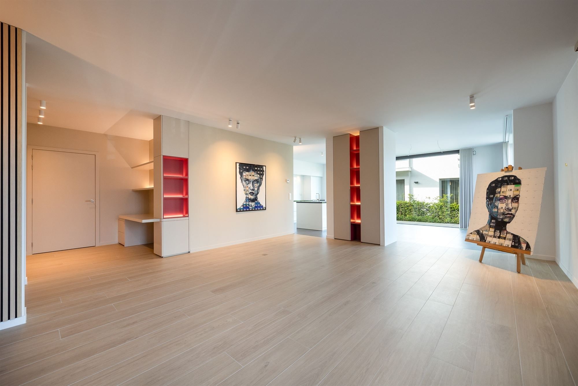 Lichtrijk en luxueus appartement met omvattende tuin foto 5