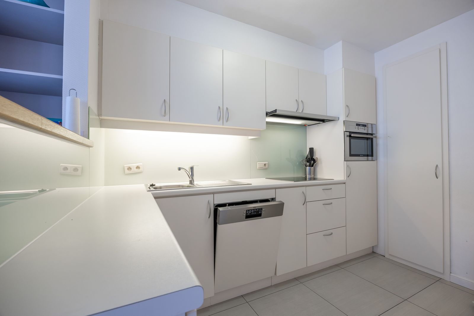 Subliem appartement met lateraal zeezicht en 2 volwaardige slaapkamers in hartje centrum foto 5