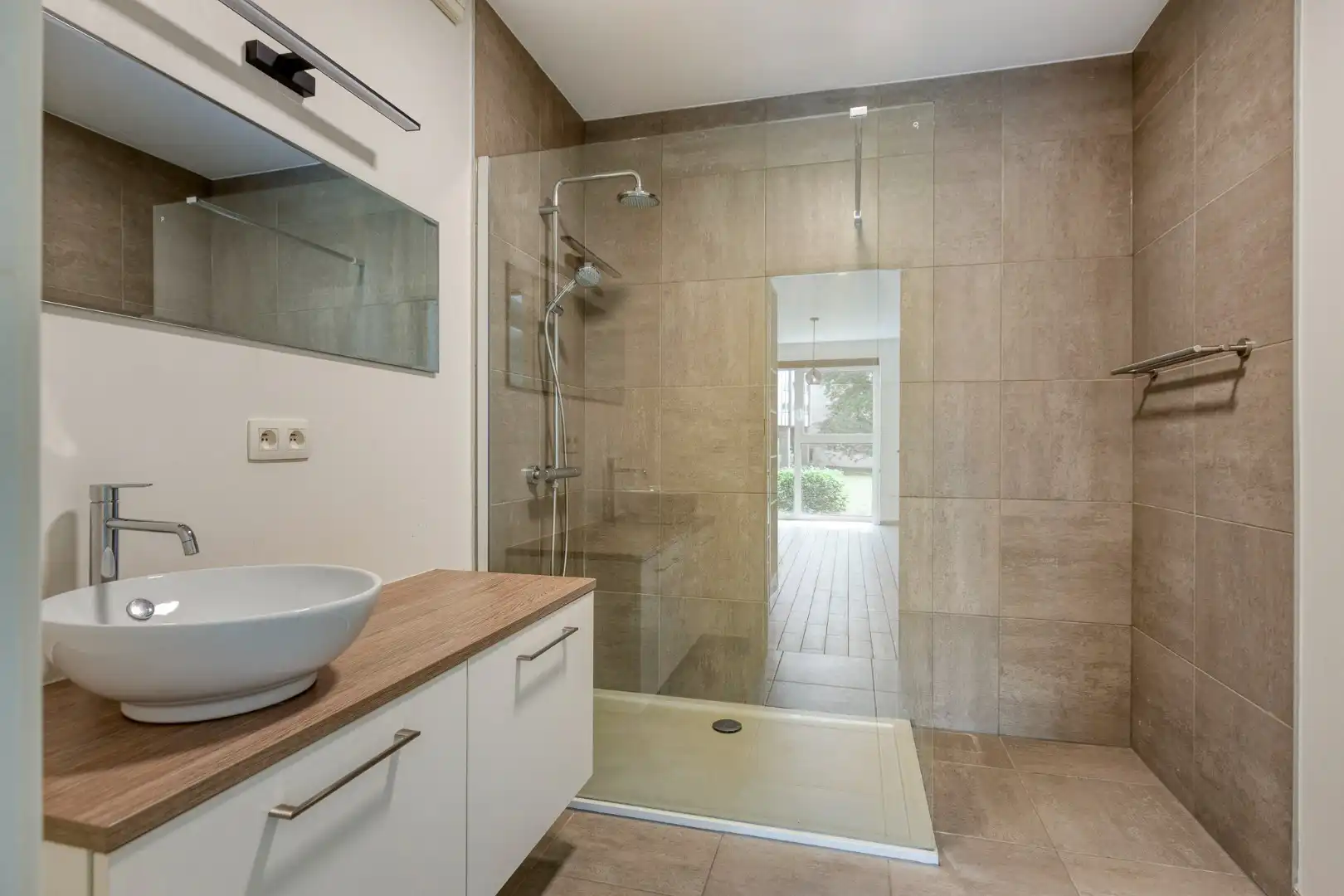 Instapklaar 1-slpk appartement te Laken foto 10