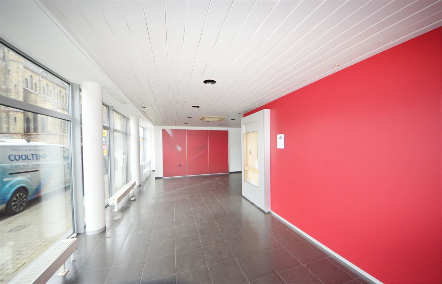 MODERN COMMERCIEEL GELIJKVLOERS 400 M2 OPTIONELE PARKING foto 5