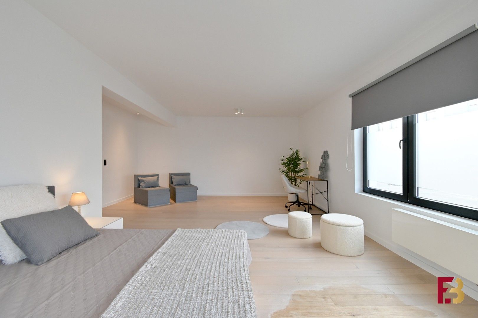 Gelijkvloersappartement met tuin en twee garages in hartje Zwijnaarde foto 12