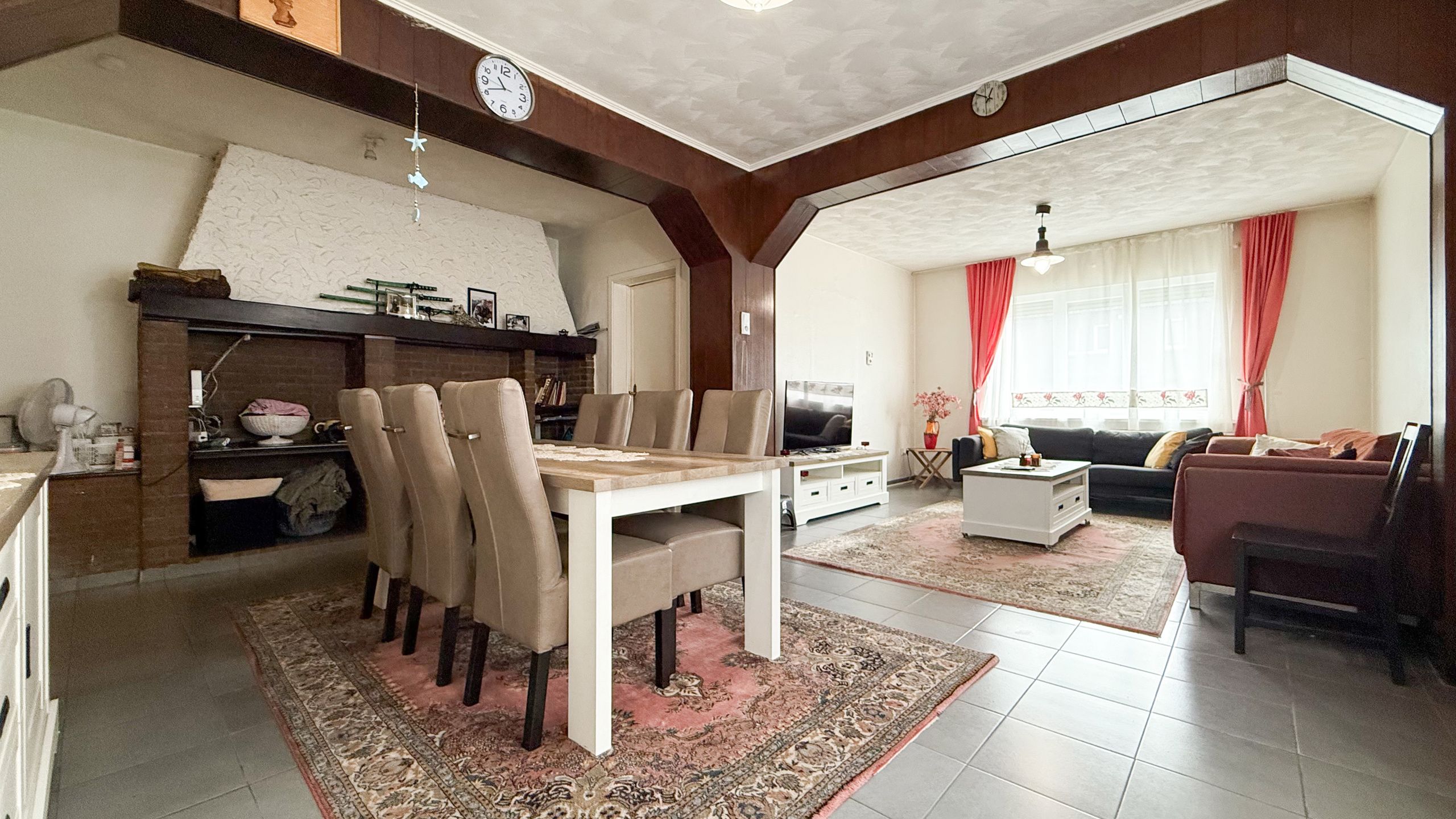 Half open gezinswoning, centraal gelegen, met 3 slaapkamers! foto 4