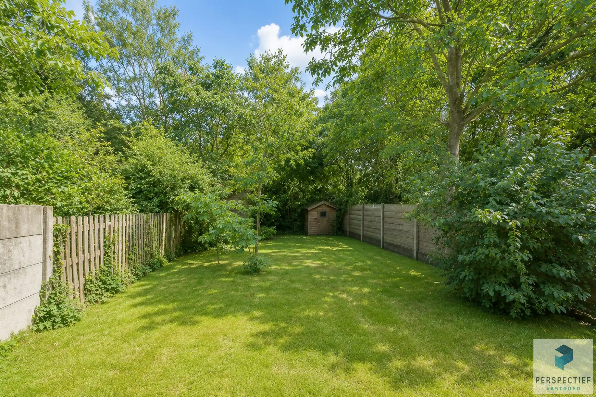 RUIME LICHTRIJKE WONING met 4 SLPKS, GARAGE en grote TUIN foto 3