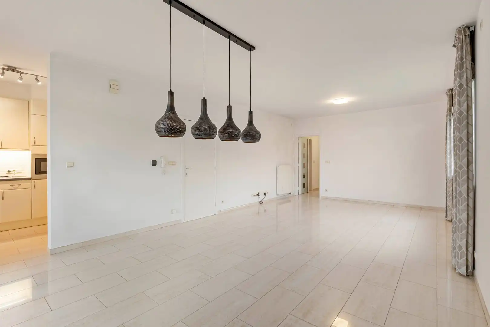 Lichtrijk 2-slaapkamerappartement met 2 terrassen + autostaanplaats in Zepperen (Sint-Truiden). foto 5