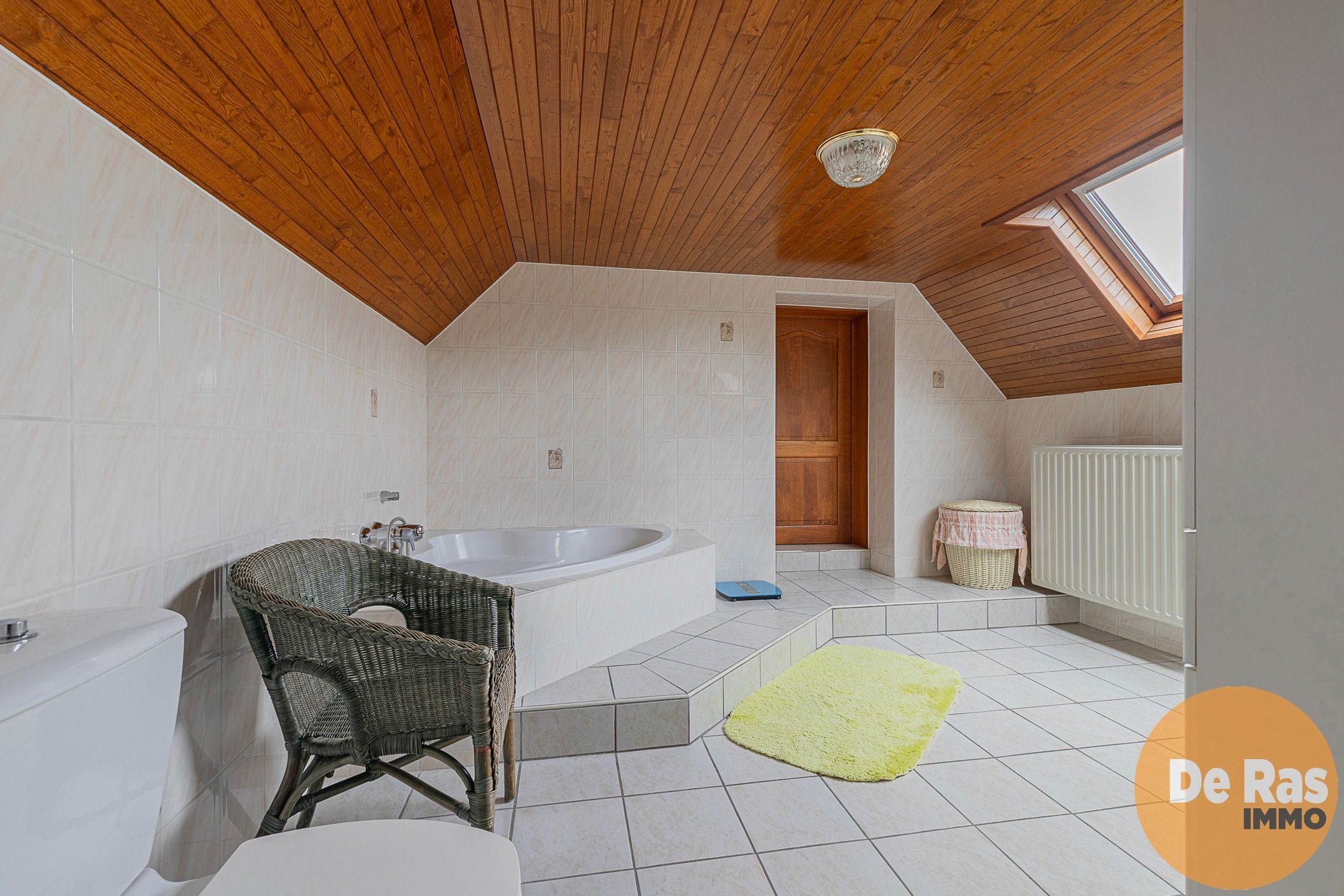 ERPE-MERE - Goed onderhouden woning met magazijn en serres foto 15