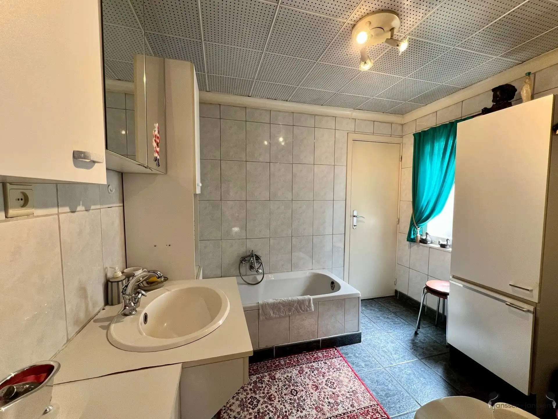 centrumwoning met veel ruimte en garage. foto 8