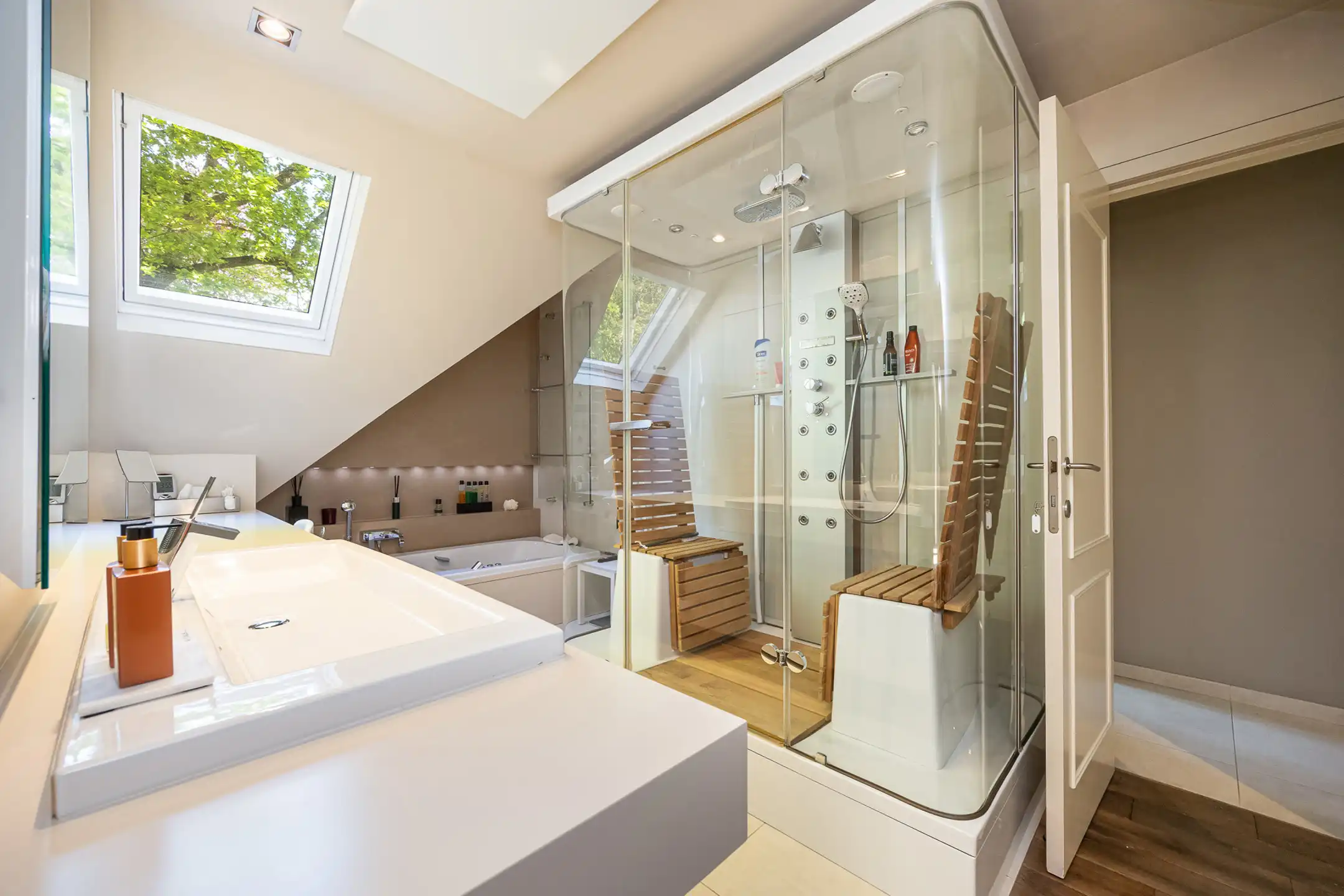 Villa in het groen met zwembad, 5 slaapkamers en EPC B foto 18
