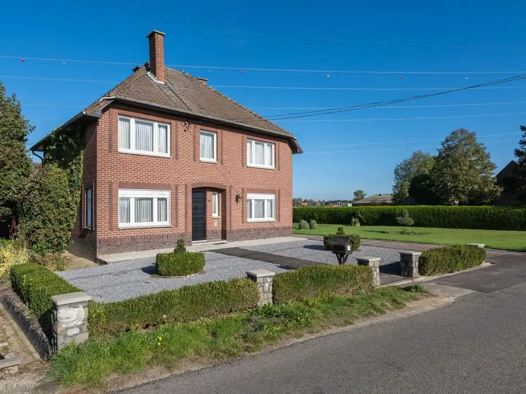 Landelijk gelegen vrijstaande woning op een riant perceel foto 2