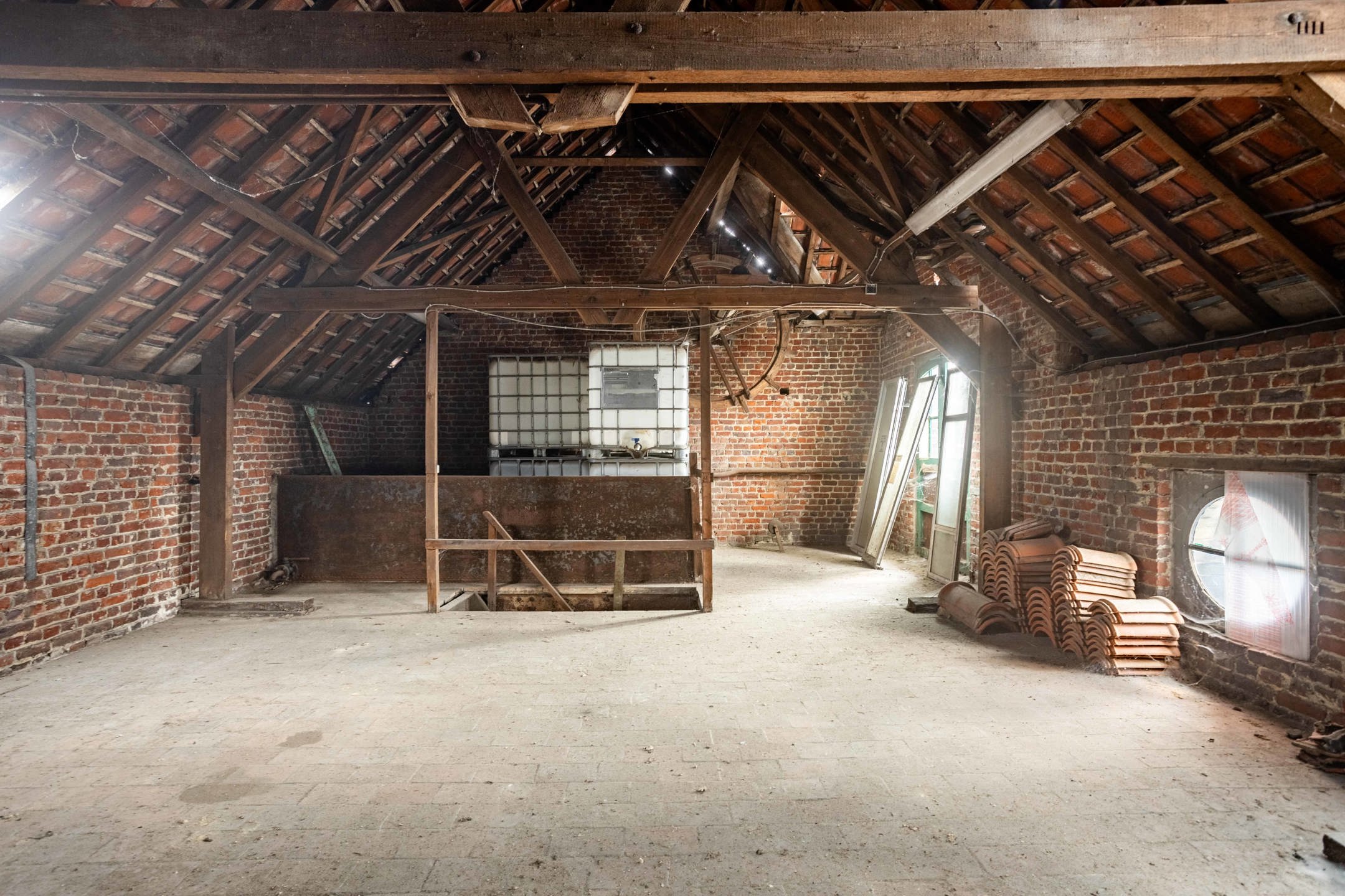 VEELZIJDIG RENOVATIE- EN ONTWIKKELINGSPROJECT foto 22