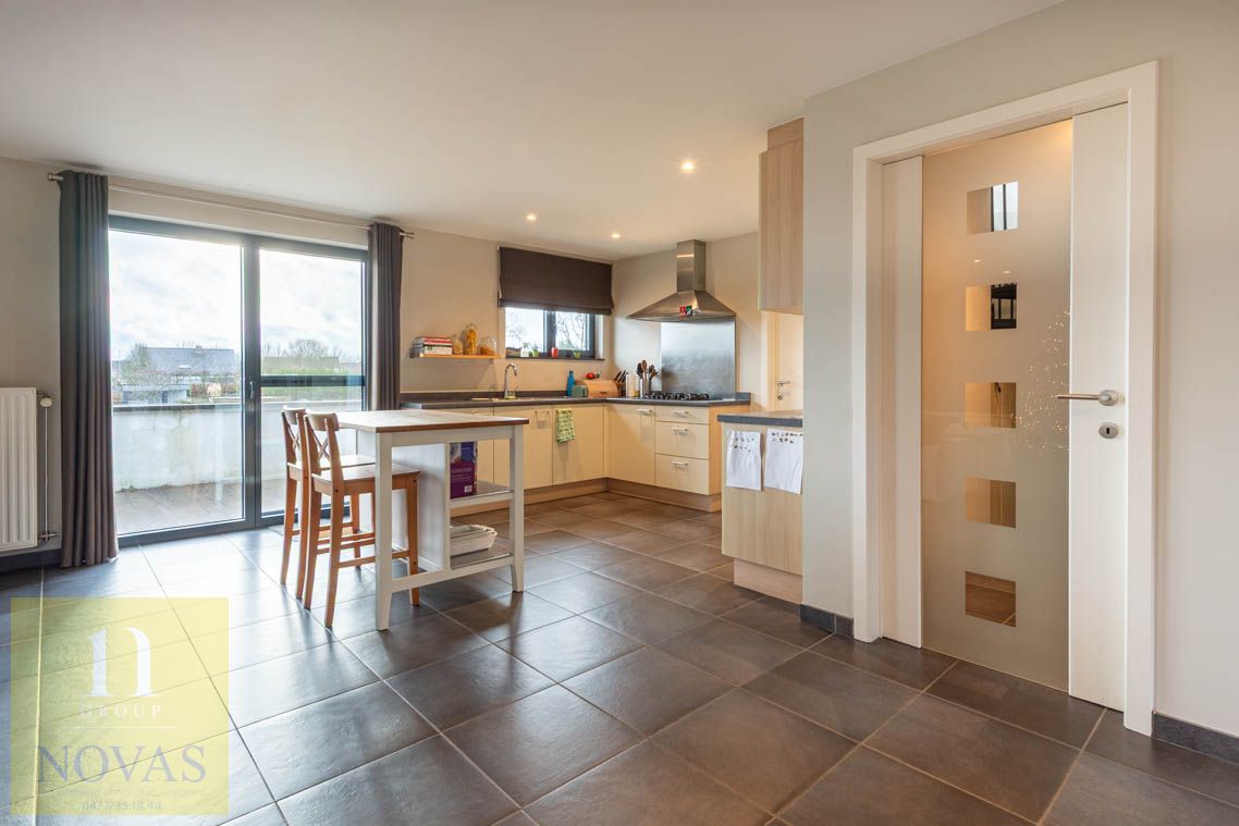 Unieke locatie, 3 slaapkamers, groot terras, heel ruime woonkamer foto 12