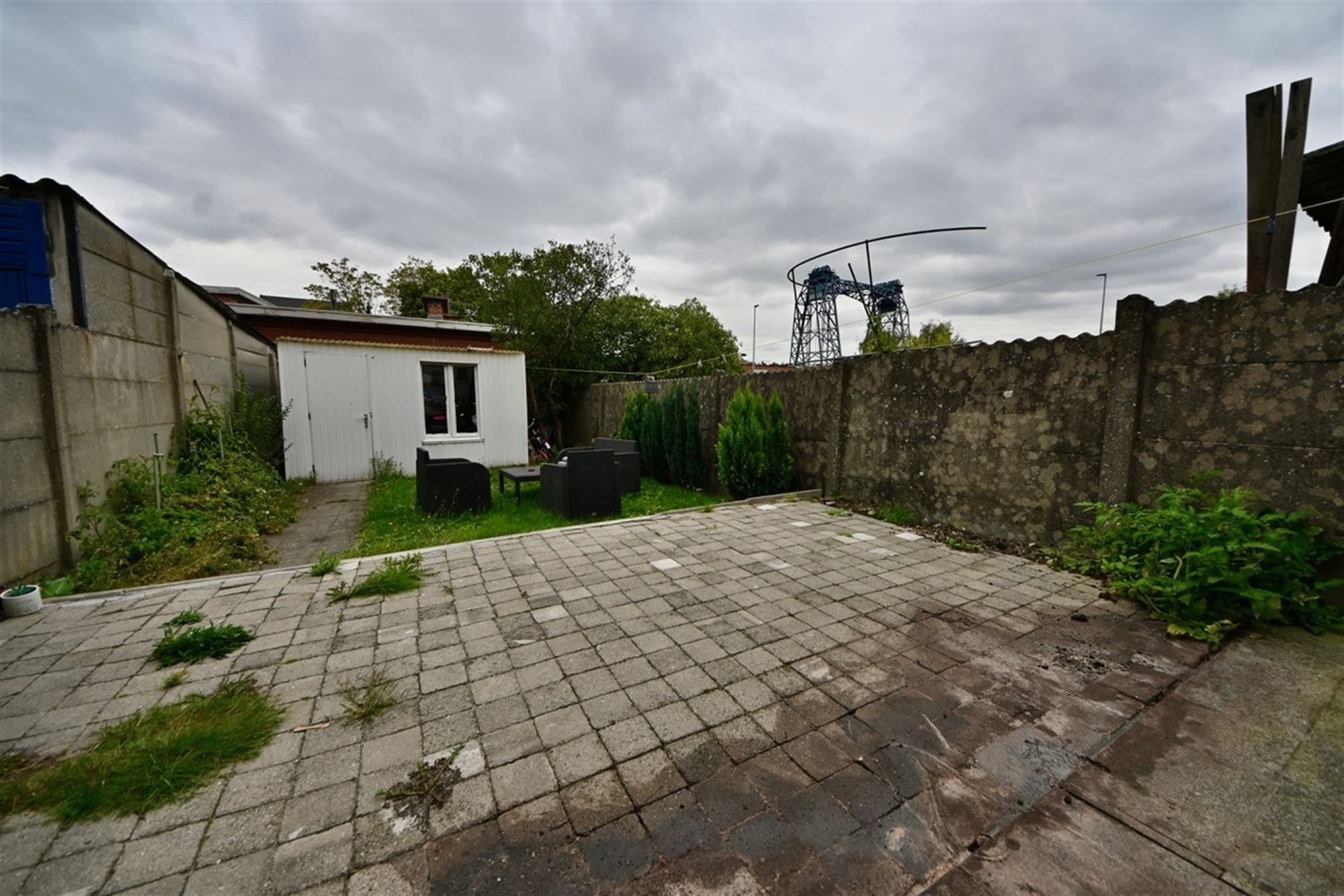 Gerenoveerde woning met 4 slaapkamers en tuin.  foto 18
