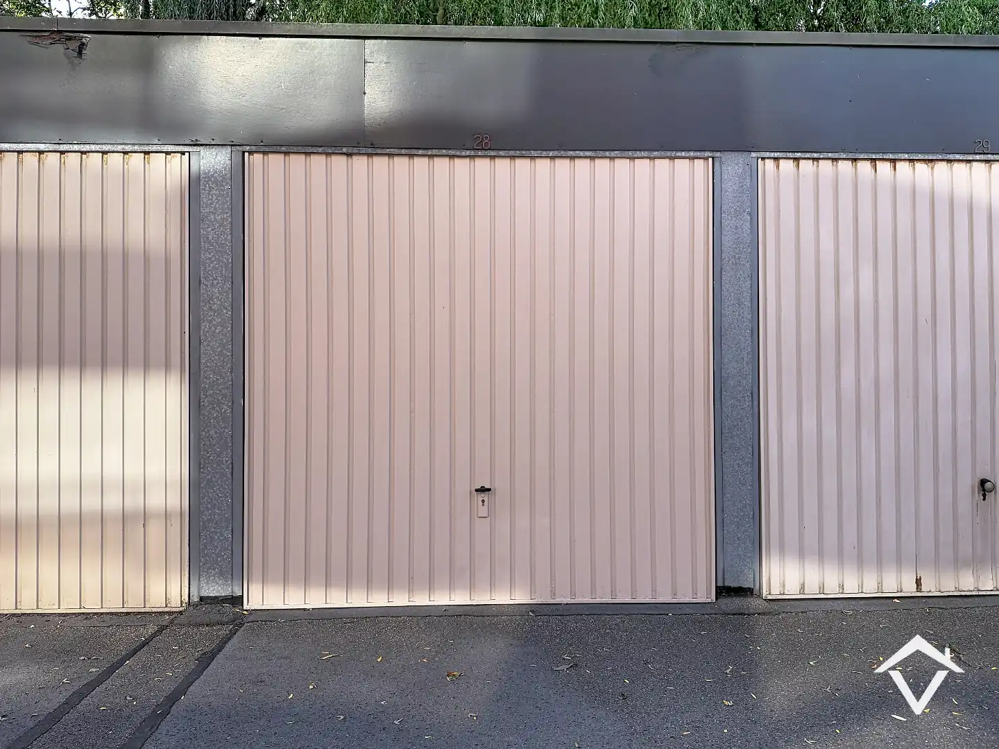Instapklaar appartement met twee slaapkamers, twee terrassen en garage te Roeselare foto 19
