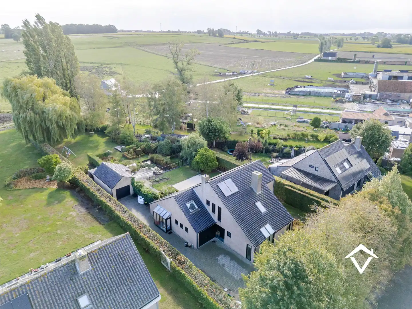 Instapklare woning met 6 slaapkamers op een topligging te Koekelare  foto 32