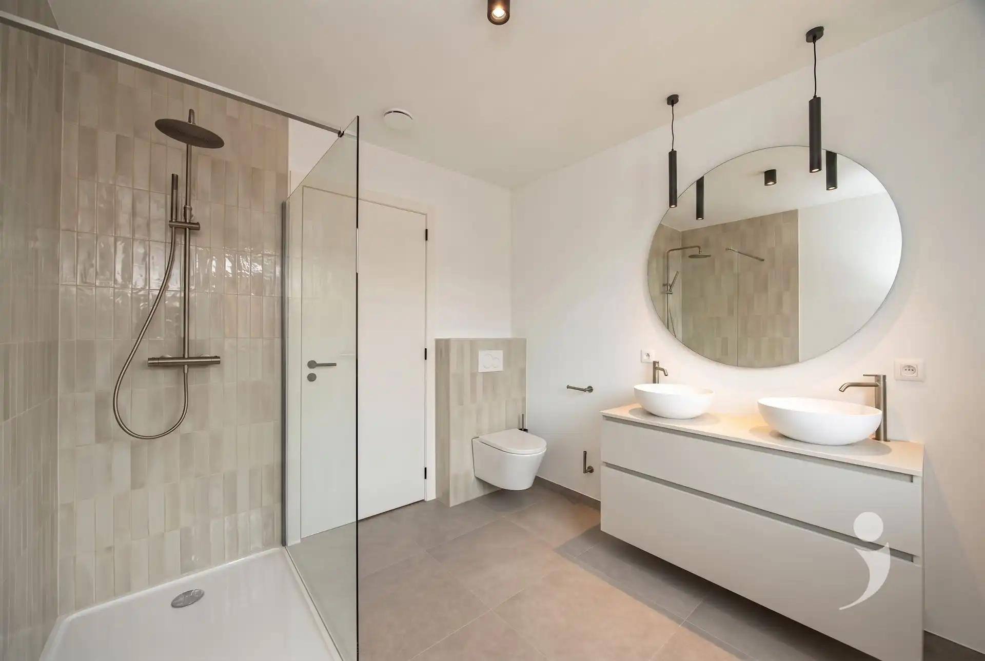 Nieuwbouwwoning in zeer rustige straat! foto 22