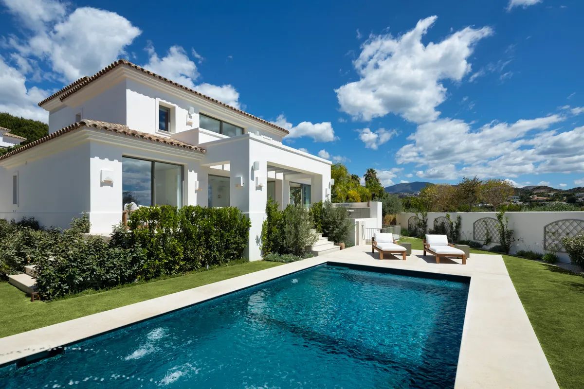 Exclusieve villa met ruim perceel – luxe, ruimte en sereniteit foto 3