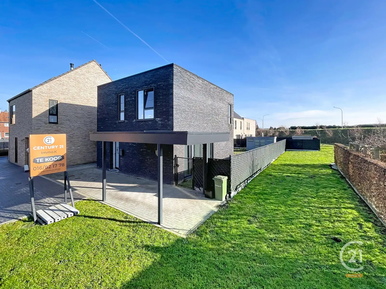 Recente en instapklare starterswoning in een rustige buurt. foto {{pictureIndex}}