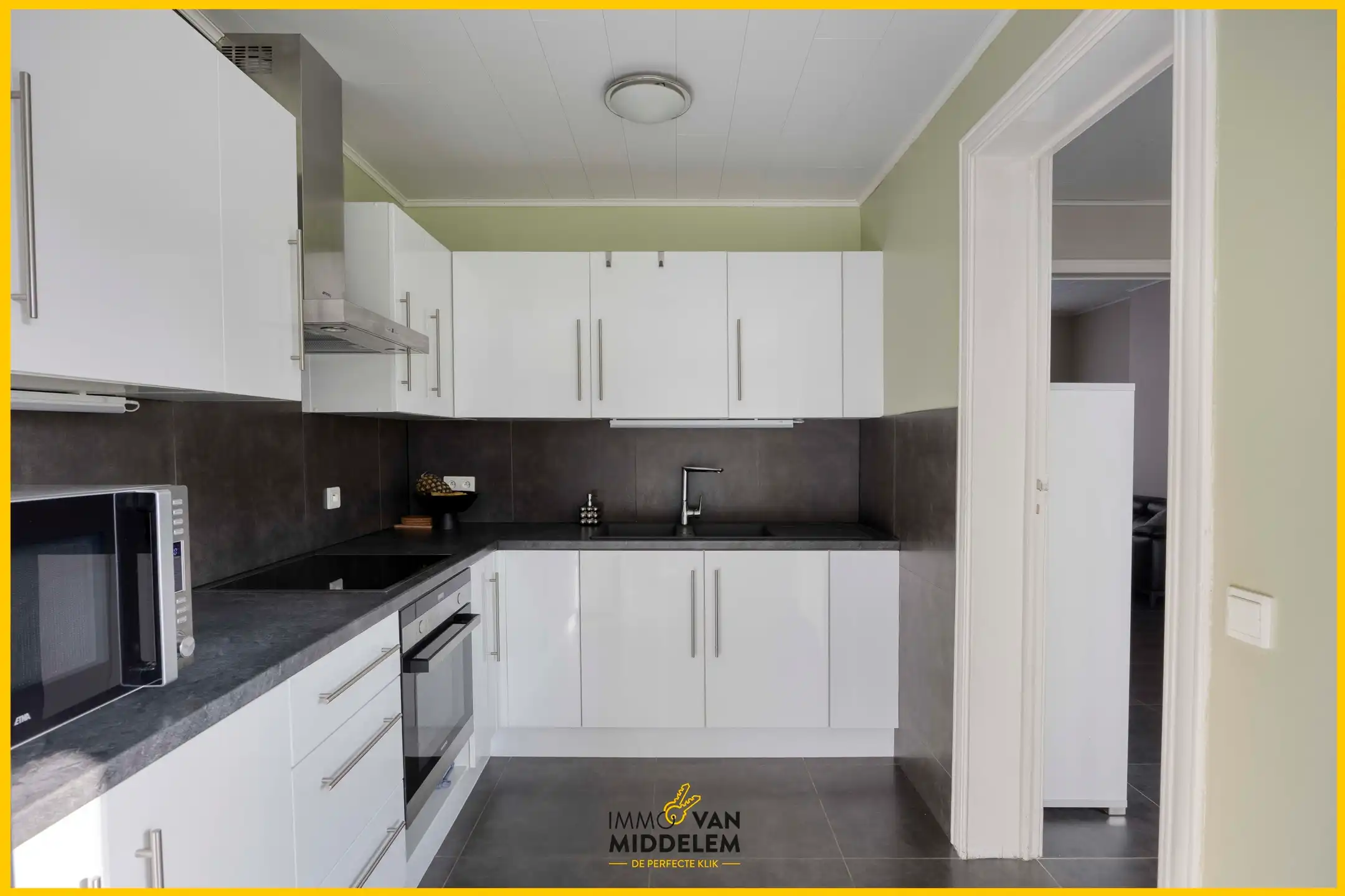 ENERGIEZUINIGE 2-GEVELWONING MET 3 SLPKS, TERRAS, EN TUIN foto 6