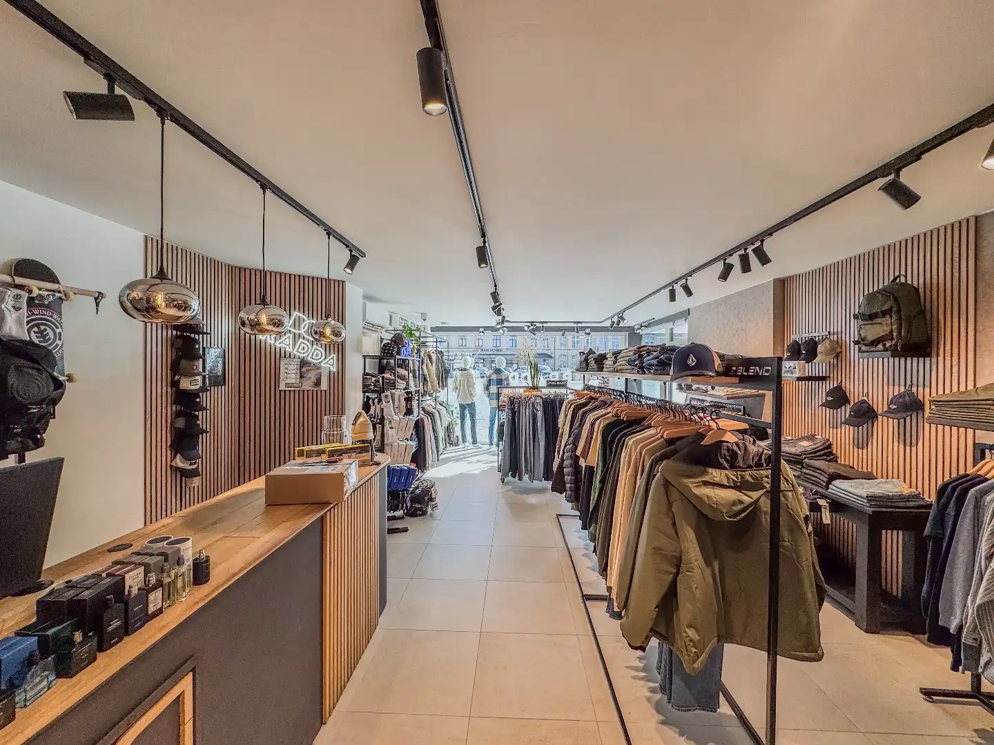 Handelsgelijkvloers (150m²) op commerciële toplocatie. foto 5