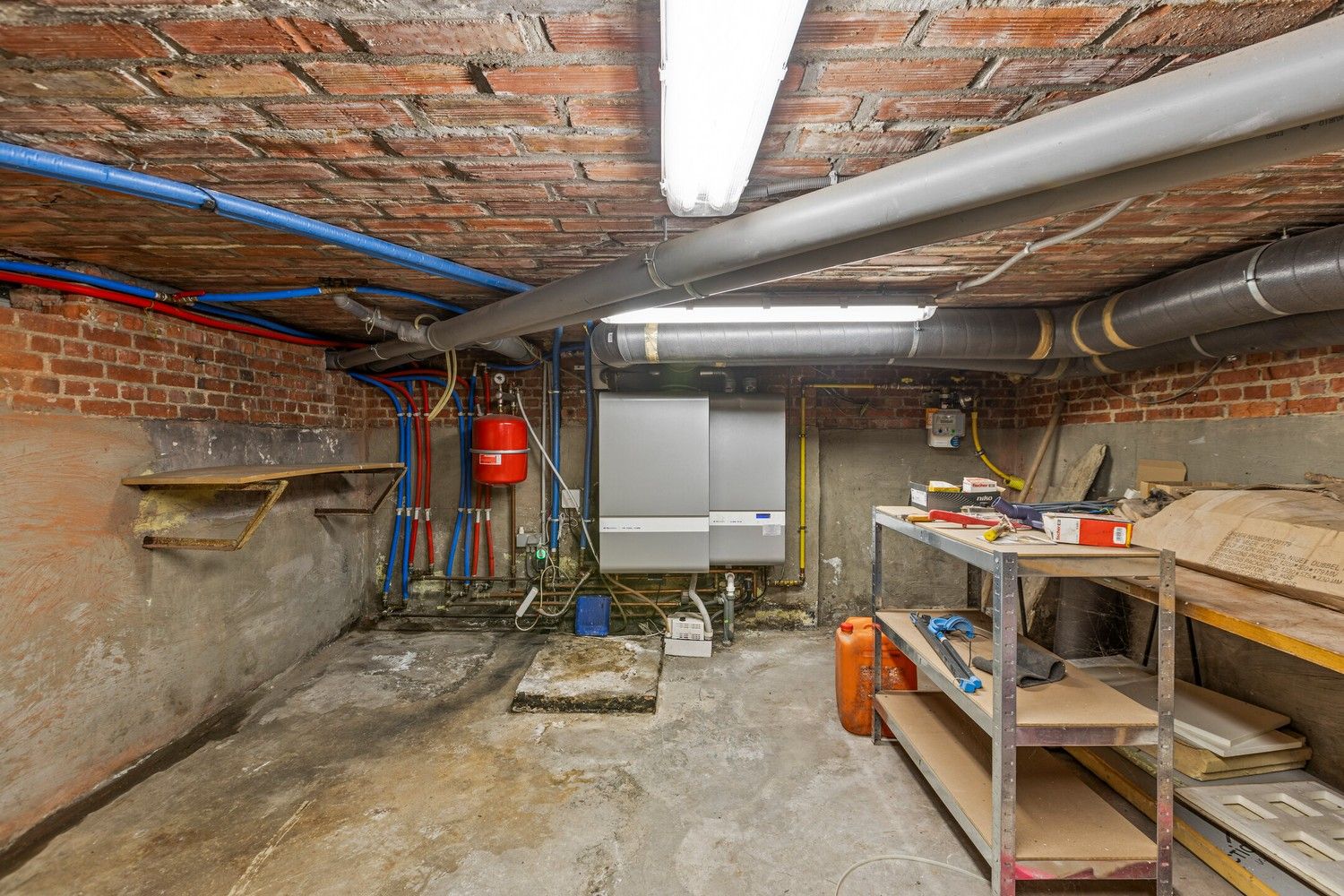 Grotendeels gerenoveerde woning met 5 slaapkamers! foto 37