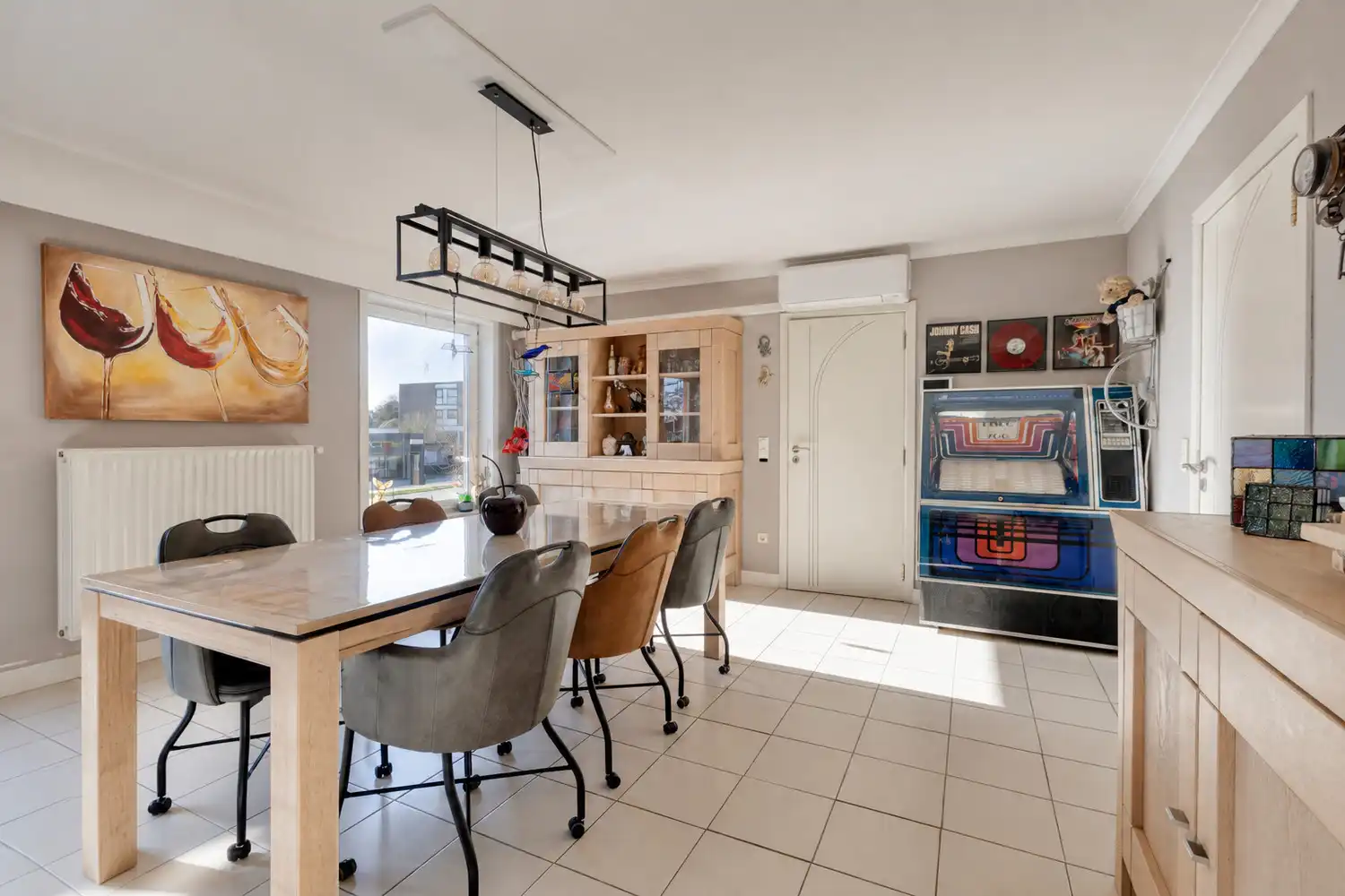 ZEER RUIM APPARTEMENT MET STUDIO EN 2 AUTOSTAANPLAATSEN TE DIEST! foto 8