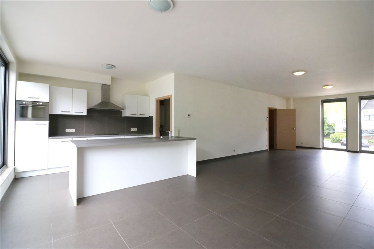 Modern duplex appartement met 2 slpk. en garage foto 3