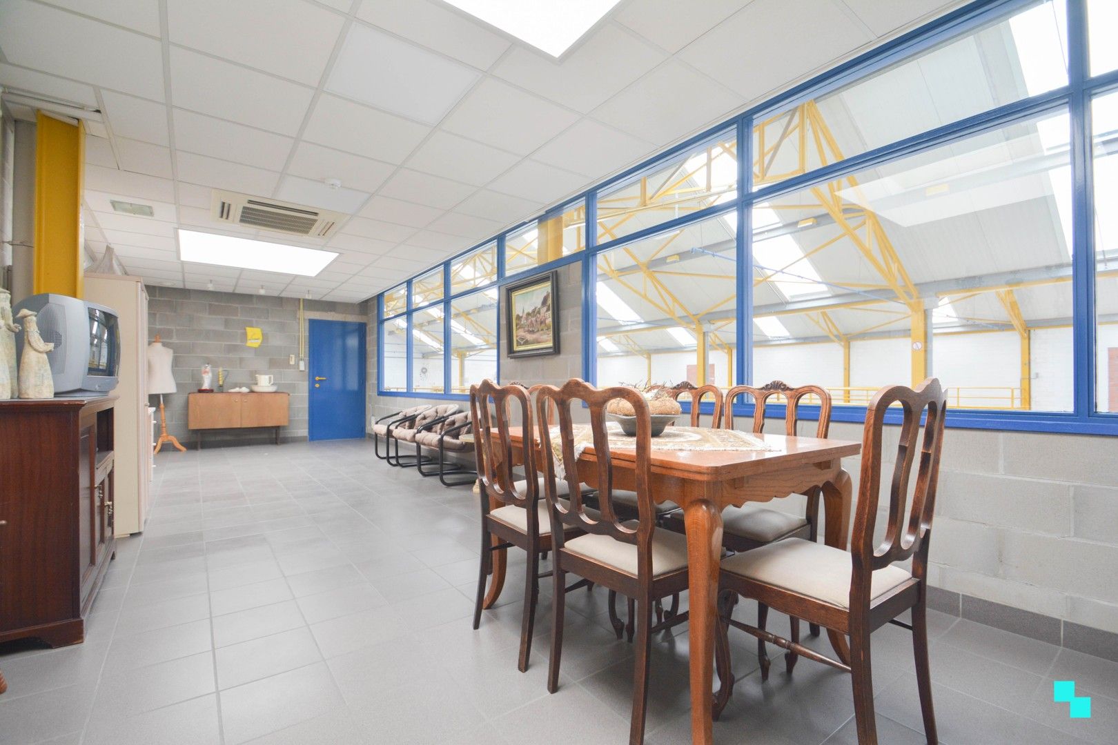 Magazijn van ca. 272 m² in het centrum van Izegem foto 11
