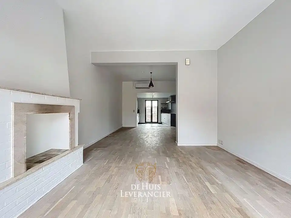 Stijlvol gerenoveerd energiezuinig duplex-appartement (3 slaapkamers – 137 m²) met tuin foto 5