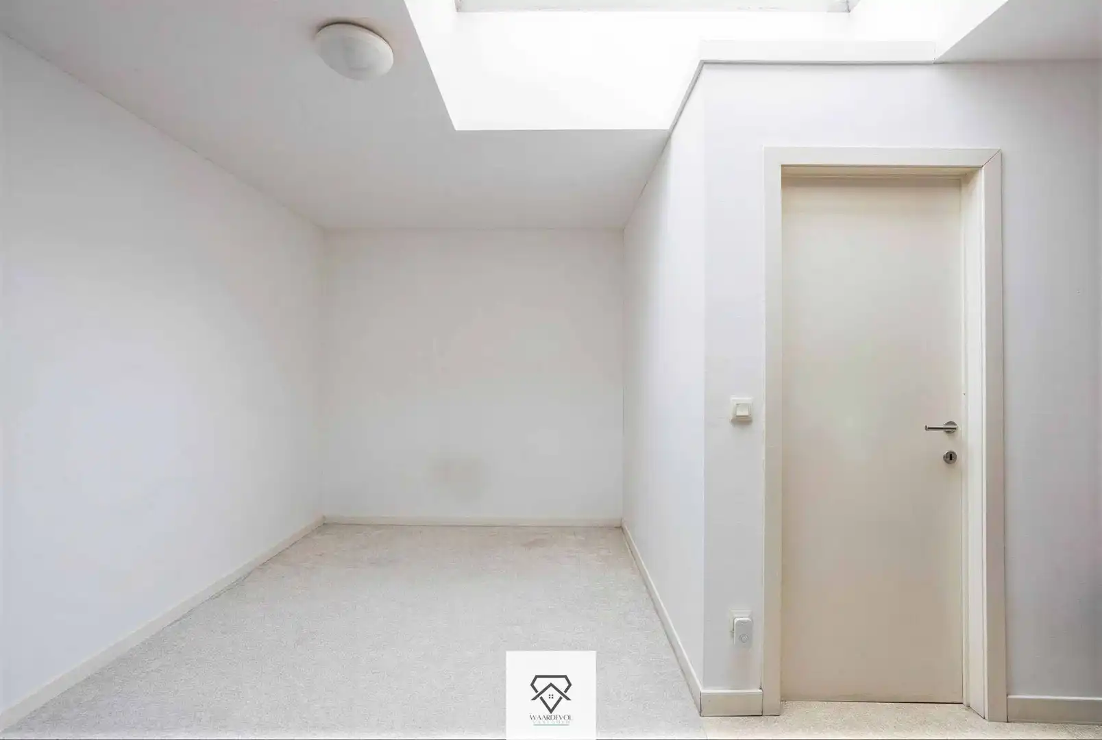 Ruime herenwoning met vernieuwd basiscomfort en ingesloten terras foto 18