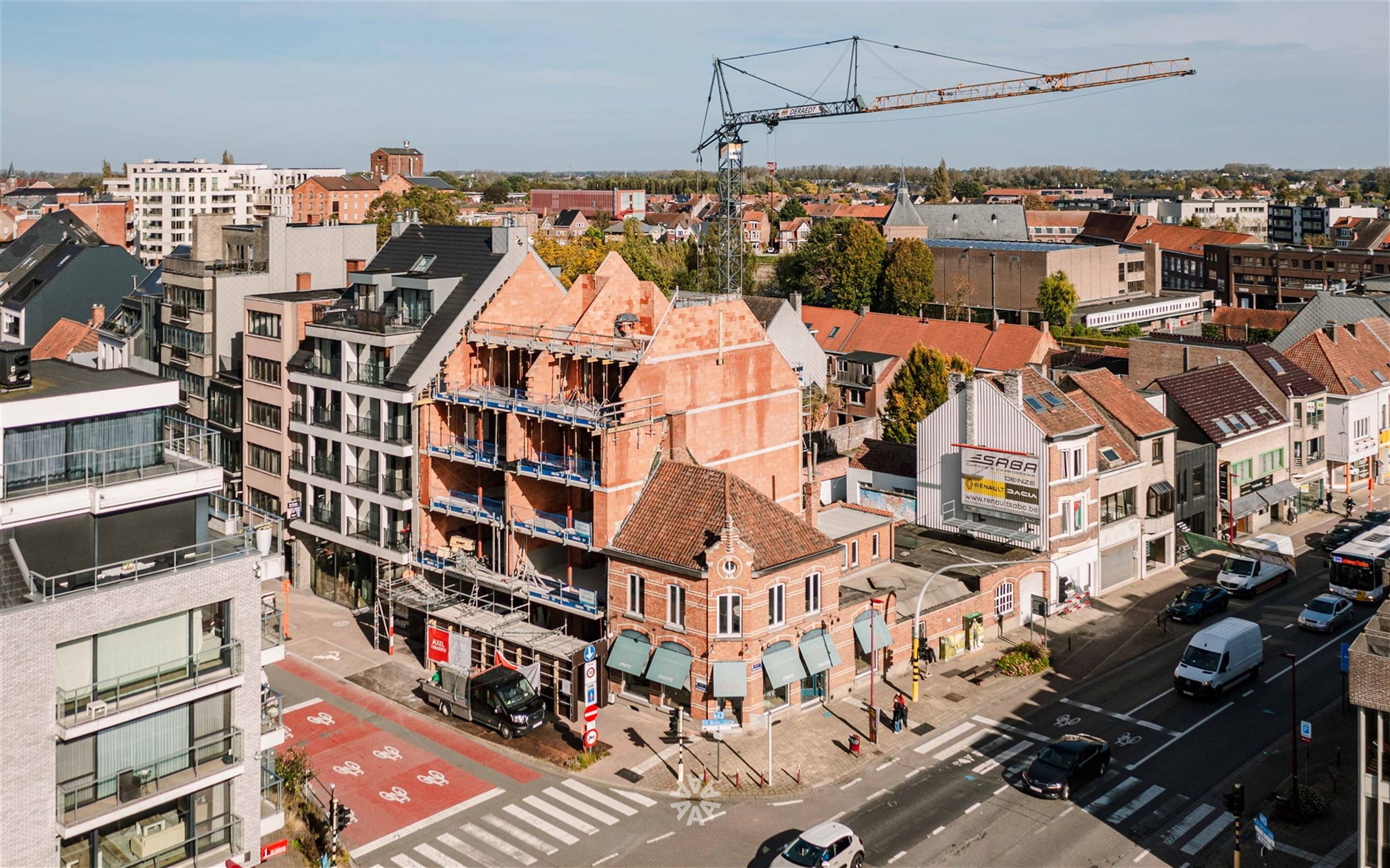 Nieuwbouwappartement te koop met 2 of 3 slaapkamers in een moderne residentie in het hartje van Deinze foto {{pictureIndex}}