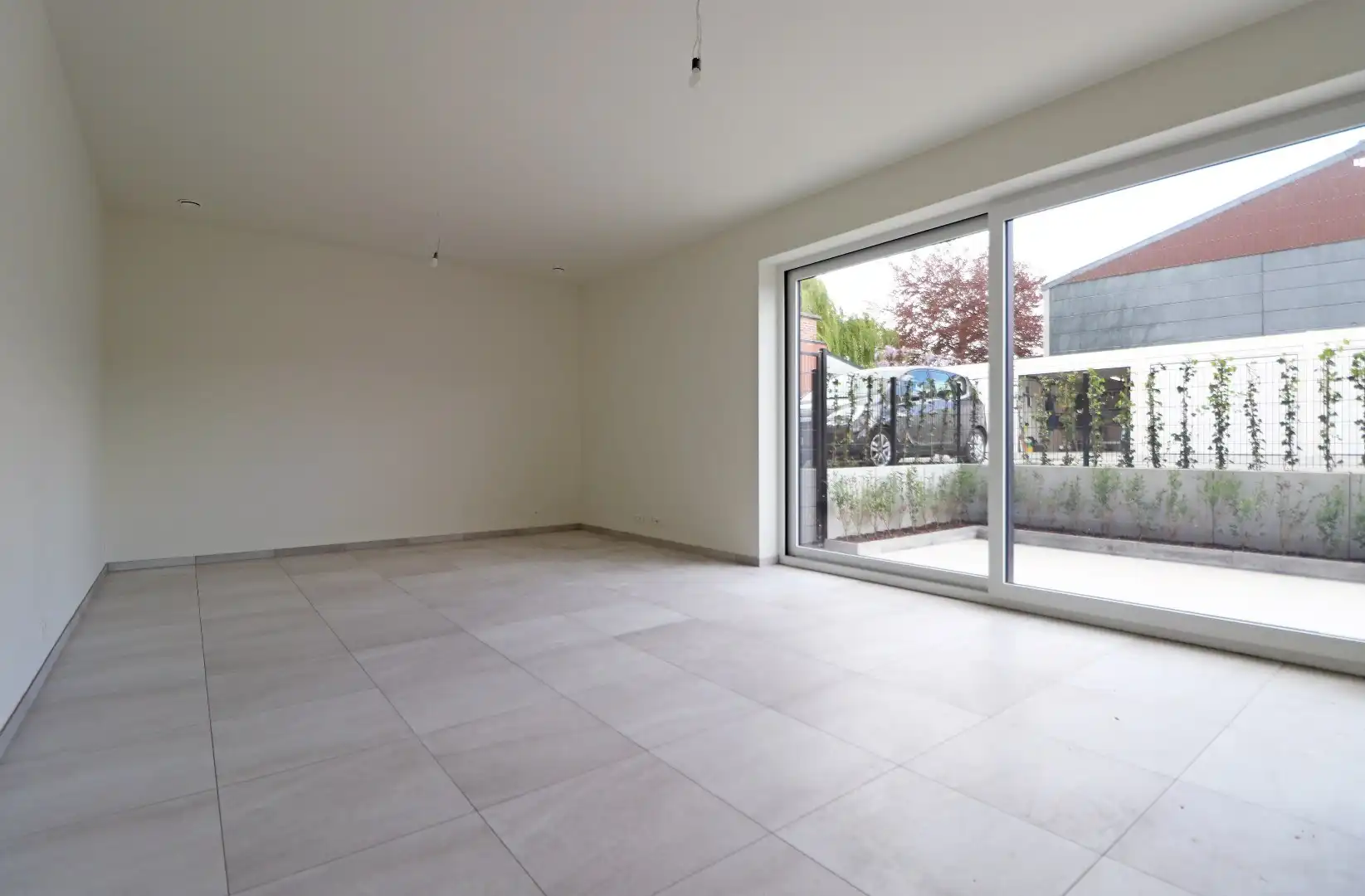 Modern appartement met tuintje foto 3